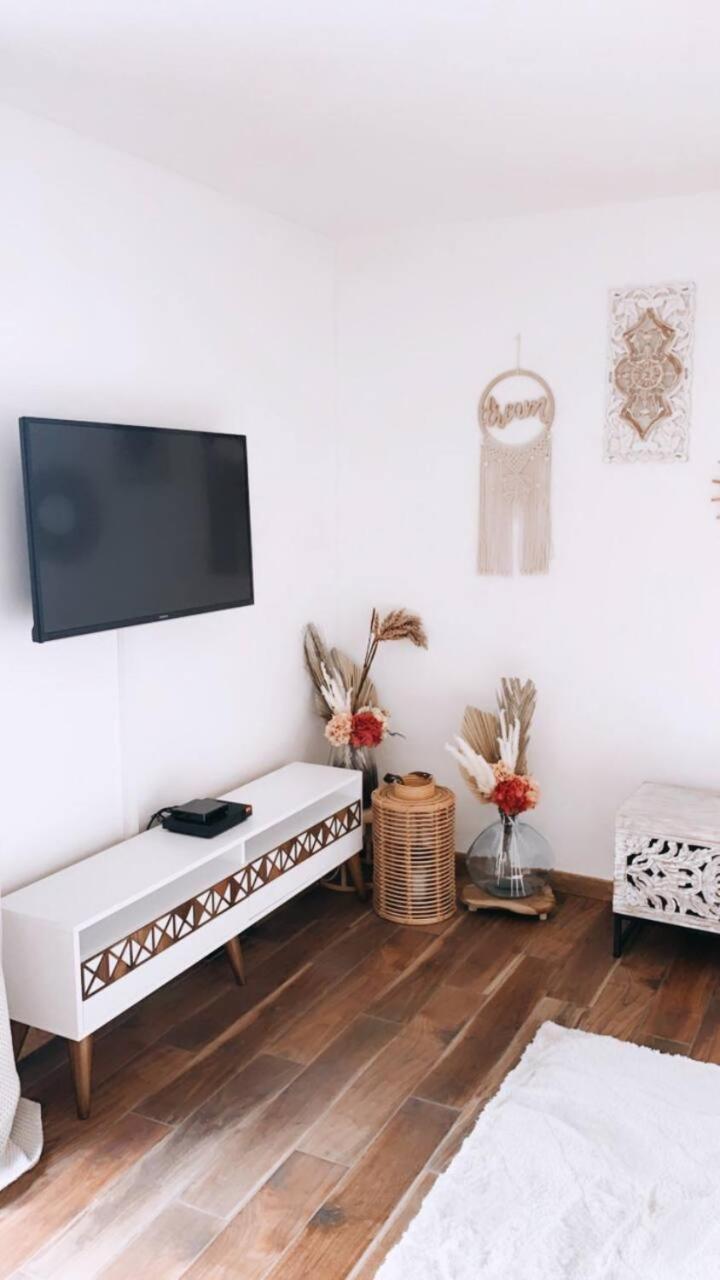 Le Magnifique Apartment Вилпаризи Екстериор снимка